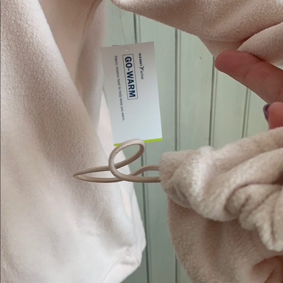 NWT Old Navy active pullover, size L - Picture 2 of 4